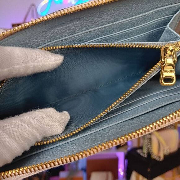 Miu Miu White & Blue Leather Limited Edition Black Cats Large Zip Wallet - Picture 8 of 11